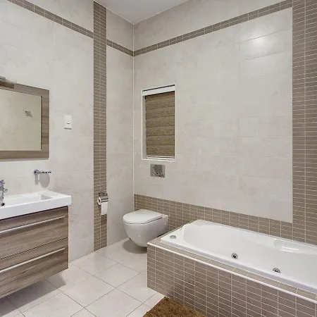 Luxury In Cambridge With Pool Sliema