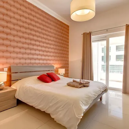 Luxury In Cambridge With Pool Apartment Sliema