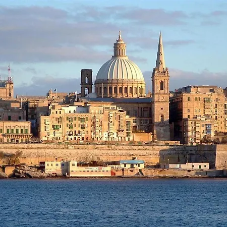 Luxury In Cambridge With Pool Sliema