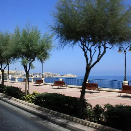 Luxury In Cambridge With Pool Apartment Sliema