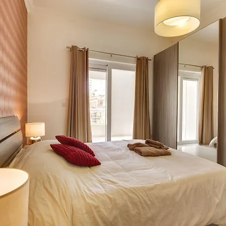 Luxury In Cambridge With Pool Апартаменты